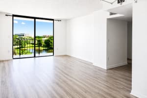 9682 Fontainebleau Boulevard, Miami, FL 33172 - MLS#B26018158