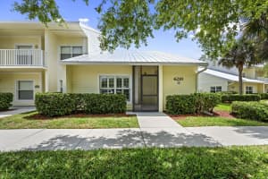 4210 Gator Trace Avenue, Fort Pierce, FL 34982 - MLS#B26018179