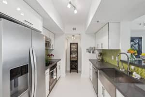 335 Biscayne Boulevard, Miami, FL 33131 - MLS#B26018187