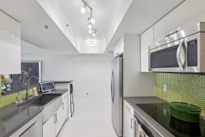 335 Biscayne Boulevard, Miami, FL 33131 - MLS#B26018187