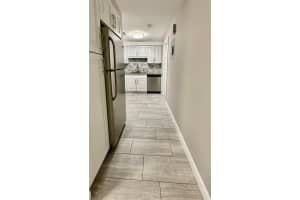 9 19th Court, Wilton Manors, FL 33305 - MLS#B26018192