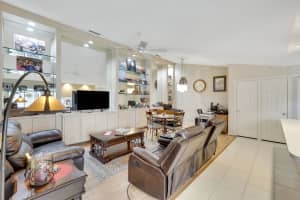 10102 Chapman Oak Court, Palm Beach Gardens, FL 33410 - MLS#B26018414