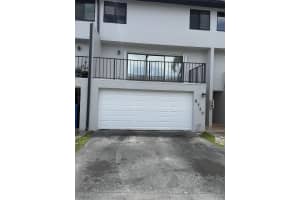 8730 154th Cir Place, Miami, FL 33193 - MLS#B26018541