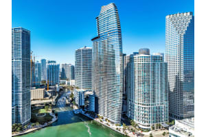 300 Biscayne Boulevard, Miami, FL 33131 - MLS#B26018598