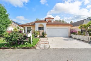 904 Magnolia Avenue, North Lauderdale, FL 33068 - MLS#B26018608