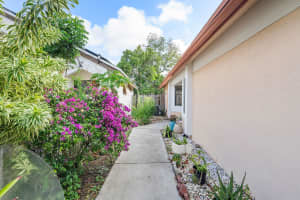 904 Magnolia Avenue, North Lauderdale, FL 33068 - MLS#B26018608