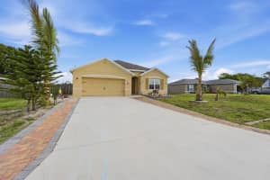 1031 Alexandria Avenue, Port Saint Lucie, FL 34953 - MLS#B26018615