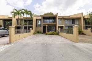 720 E Coco Plum Circle 5, Plantation, Fl 33324, Plantation