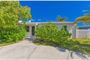 727 Bunker Road, West Palm Beach, FL 33405 - MLS#B26018660