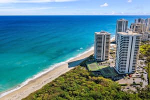 5540 Ocean Drive, Singer Island, FL 33404 - MLS#B26018667