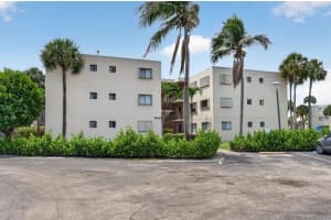 5430 Las Verdes Circle, Delray Beach, FL 33484 - MLS#B26018911