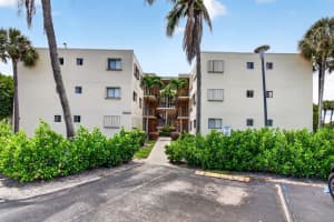 5430 Las Verdes Circle, Delray Beach, FL 33484 - MLS#B26018911