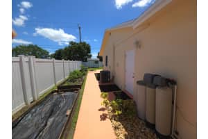 4554 Franwood Drive, Delray Beach, FL 33445 - MLS#B26018935