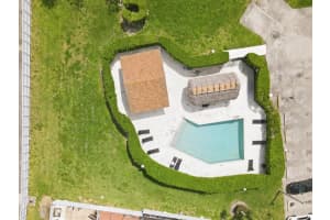 644 195th Street, Miami, FL 33179 - MLS#B26018965