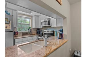 1901 Indian River Boulevard, Vero Beach, FL 32960 - MLS#B26019026