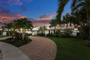 800 Holly Lane, Boca Raton, FL 33486 - MLS#B26019035
