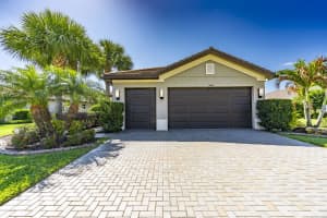 11402 Half Moon Lake Lane, Port Saint Lucie, FL 34987 - MLS#B26019099