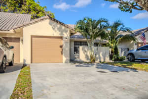 427 Cottonwood Place, Boca Raton, FL 33431 - MLS#B26019115