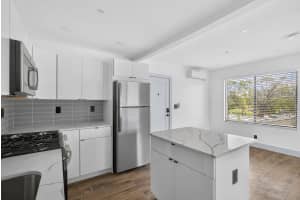 2032 Dixie Highway, West Palm Beach, FL 33407 - MLS#B26019141