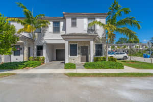 524 19th Way, Fort Lauderdale, FL 33312 - MLS#B26019176