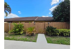 401 Springdale Circle, Palm Springs, FL 33461 - MLS#B26019233