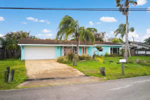 324 Holly Avenue, Port Saint Lucie, FL 34952 - MLS#B26019305