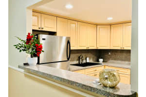 2731 Taft Street, Hollywood, FL 33020 - MLS#B26019440