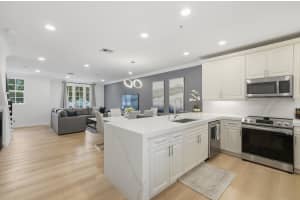 1050 Heritage Club Circle, Delray Beach, FL 33483 - MLS#B26019458