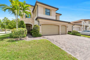 11795 Waterway Circle, Parkland, FL 33076 - MLS#B26019507