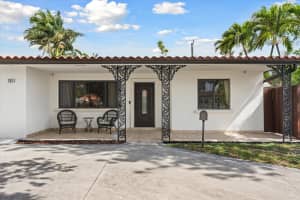 1101 4th Court, Hallandale Beach, FL 33009 - MLS#B26019589