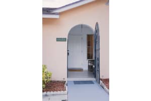 1425 Riverside Circle, Wellington, FL 33414 - MLS#B26019598