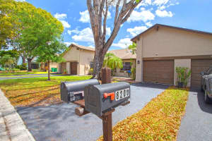 8202 100th Drive, Tamarac, FL 33321 - MLS#B26019613