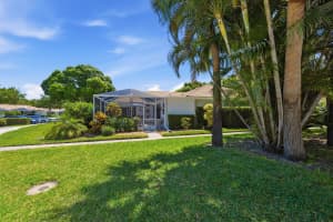 2101 Pin Oak Court, Palm Beach Gardens, FL 33410 - MLS#B26019632