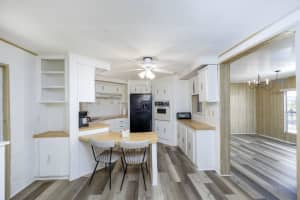 2001 83rd Ave Avenue, St Petersburg, FL 33702 - MLS#B26019645