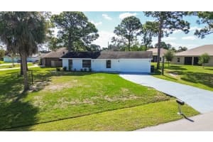 993 SW Cecil Ln, Port St. Lucie, FL 34953, - MLS#B26019688