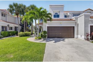 10530 Lake Vista Circle, Boca Raton, FL 33498 - MLS#B26019906