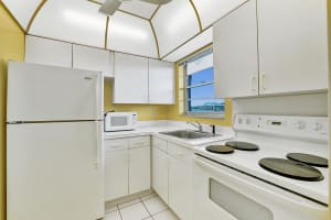 2551 Golf Boulevard, Pompano Beach, FL 33064 - MLS#B26019920