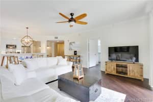 100 Uno Lago Drive, Juno Beach, FL 33408 - MLS#B26019957