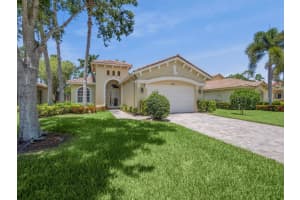 8901 Champions Way, Port Saint Lucie, FL 34986 - MLS#B26020033