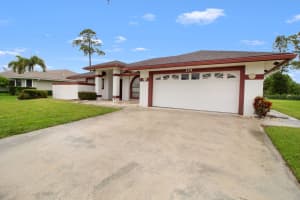 132 Kings Way, Royal Palm Beach, FL 33411 - MLS#B26020047