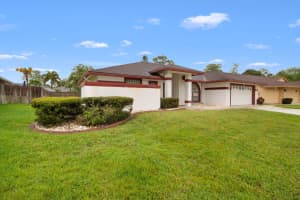 132 Kings Way, Royal Palm Beach, FL 33411 - MLS#B26020047