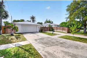 702 Forest Hill Boulevard, West Palm Beach, FL 33405 - MLS#B26020072