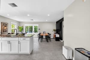 702 Forest Hill Boulevard, West Palm Beach, FL 33405 - MLS#B26020072