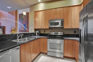 801 Olive Avenue, West Palm Beach, FL 33401 - MLS#B26020118