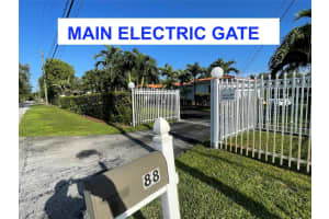 88 154th Street, North Miami Beach, FL 33162 - MLS#B26020291