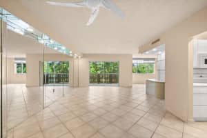 4001 Hillcrest Drive, Hollywood, FL 33021 - MLS#B26020304