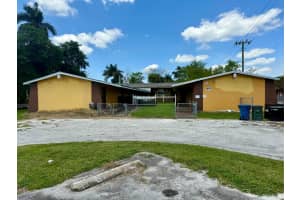 601 Canal St Street, Belle Glade, FL 33430 - MLS#B26020319