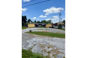 601 Canal St Street, Belle Glade, FL 33430 - MLS#B26020319