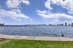 2936 Lake Shore Drive, Riviera Beach, FL 33404 - MLS#B26020440