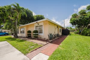 5402 Bonky Court, West Palm Beach, FL 33415 - MLS#B26020487